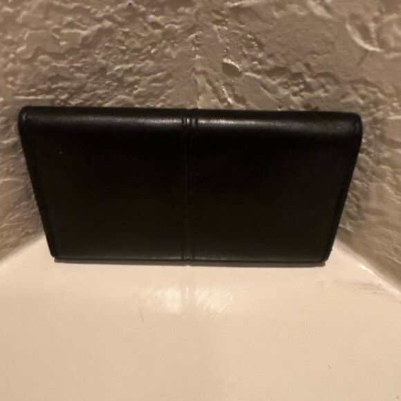 Givenchy Bifold Key Holder Case Black Leather Gold Key Slots Luxury Professional - Picture 2 of 13